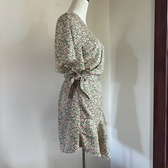 NASTY GAL Pink Green Floral Short Sleeve Romper Size 8 - Picture 3 of 8